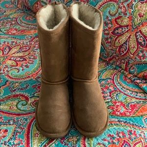 BearPaw Brown boots